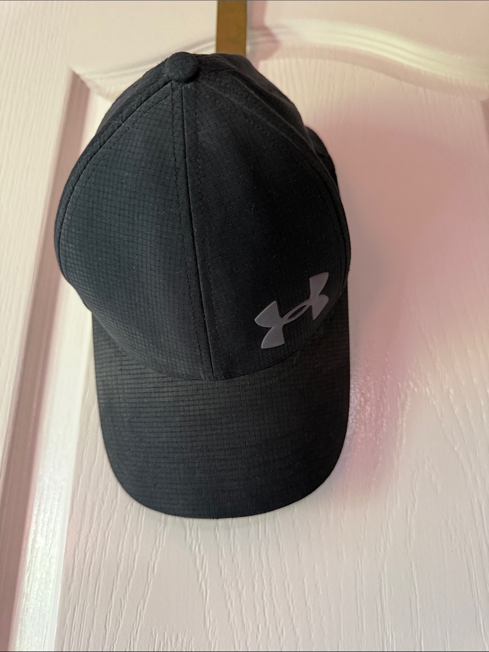 F28 Under Armour Black Sports Cap with Logo